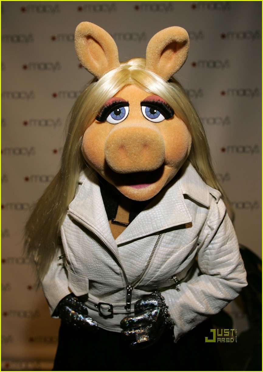 miss-piggy-ne-yo-05.jpg